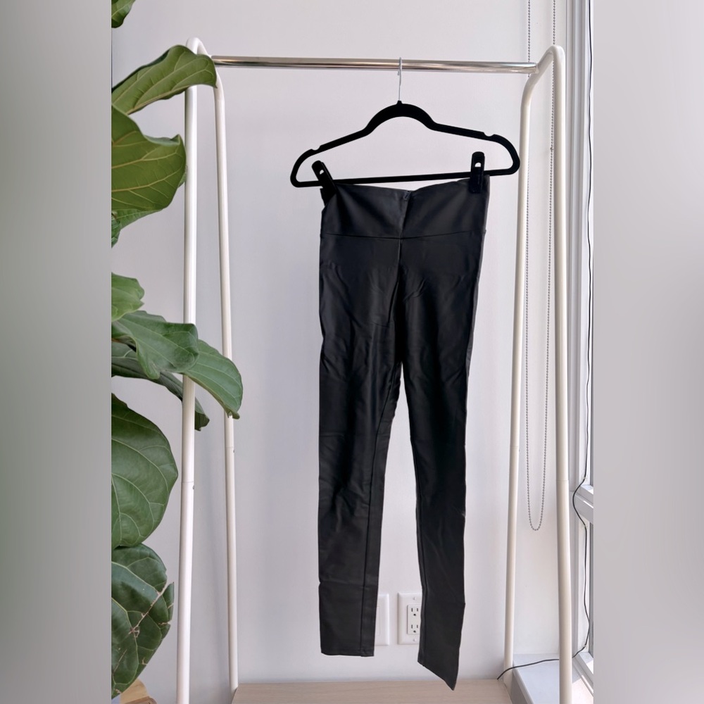 FOREVER 21 | Black Faux Leather Leggings M